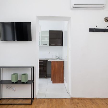 Studio Apartment With Ac - Dluga 65 Краков Экстерьер фото